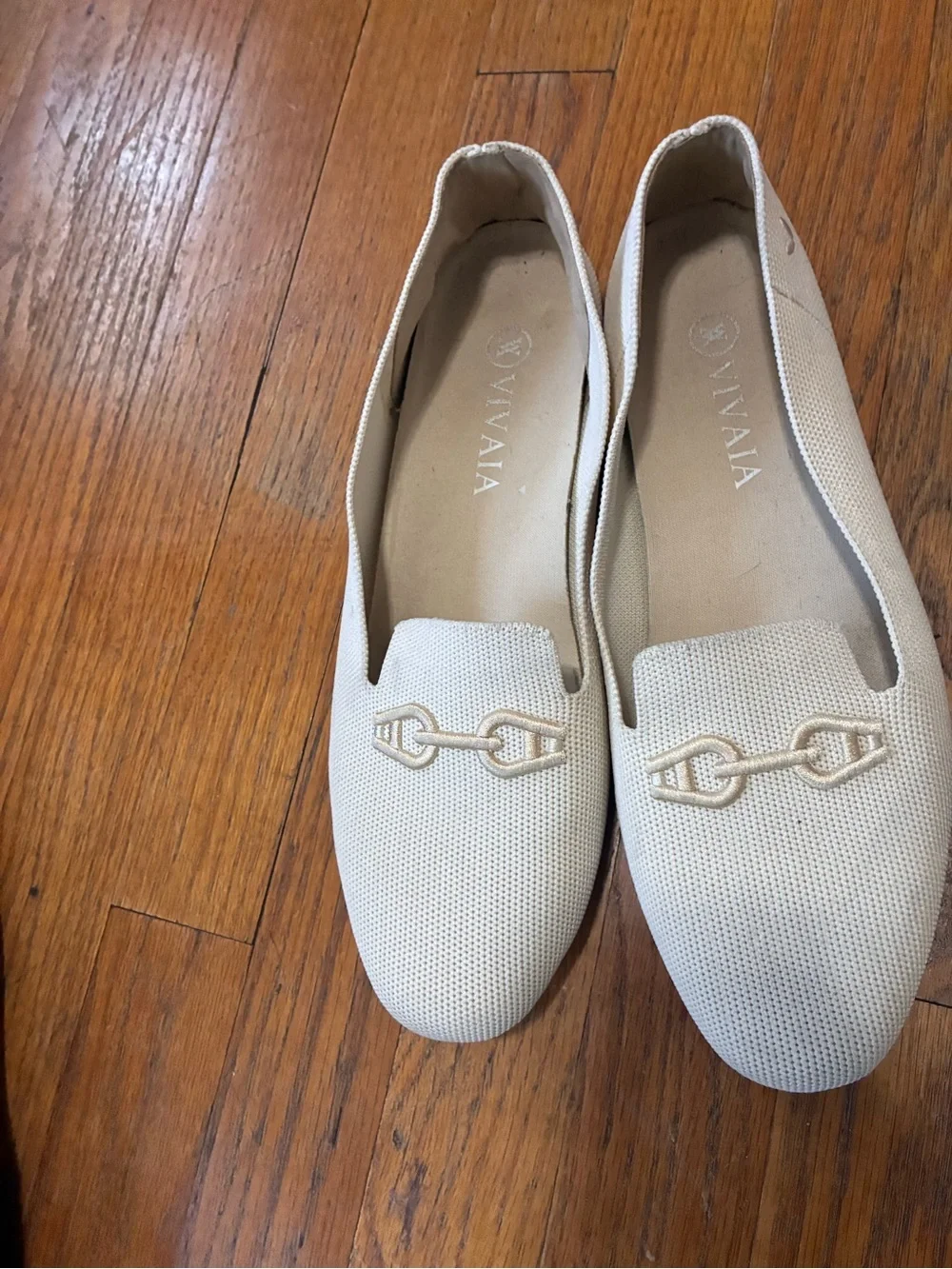 Vivaia Eillen Round-Toe Embroidered Flat Loafers size 10